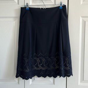 Size 8p Ann Taylor navy eyelet skirt
